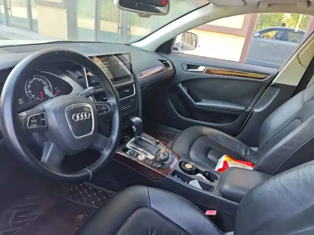 Audi A4L 2010 2011 2.0 TFSI Comfort