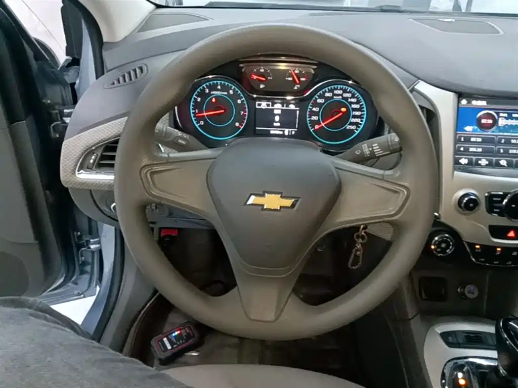 Chevrolet Cruze 2015 1.5L Automatic Fashion Navigation Edition фото 11
