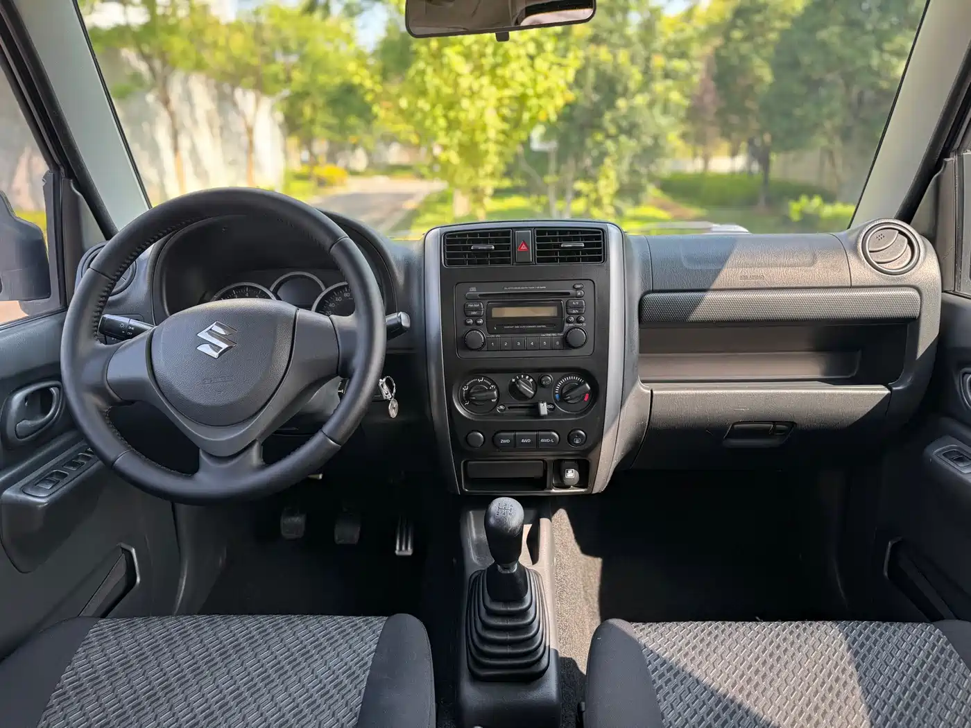 Suzuki Jimny (Import) 2015 2015 1.3 MT JLX