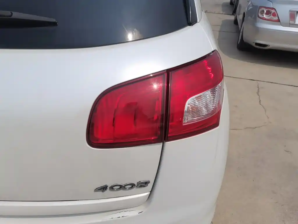 Peugeot 4008 (Import) 2014 2013 2.0L 2WD Fashion