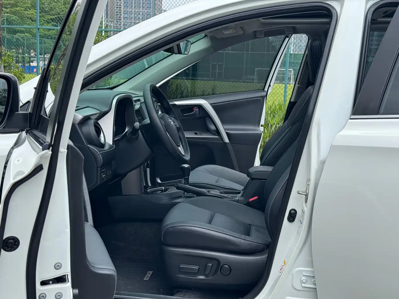 Toyota RAV4 Rongfang 2016 2.5L Automatic 4WD Elite фото 5