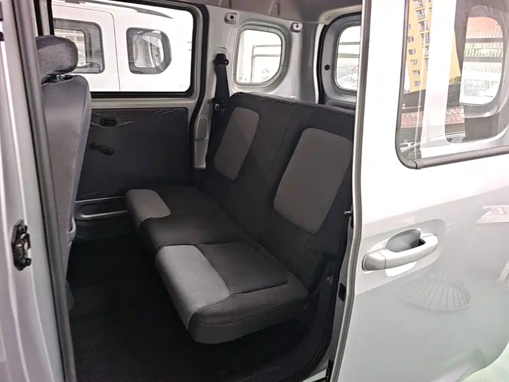 Wuling Motors Wuling Zhiguang NEV 2026 2025 Model 305km Base Version