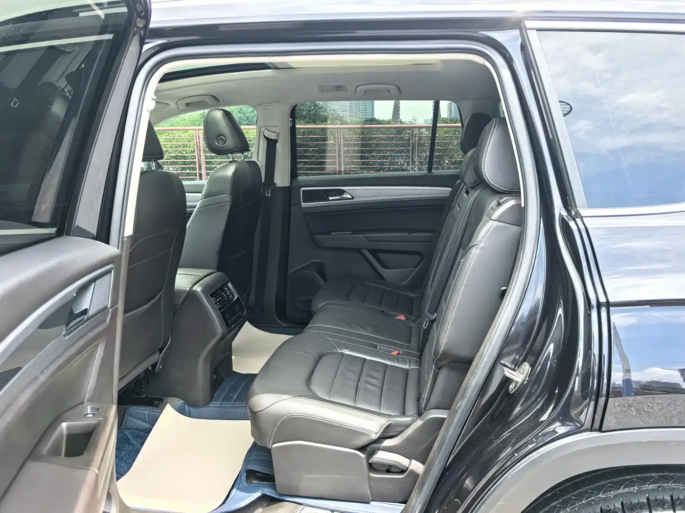 Volkswagen Teramont 2019 380TSI 4WD Luxury Edition China VI фото 14