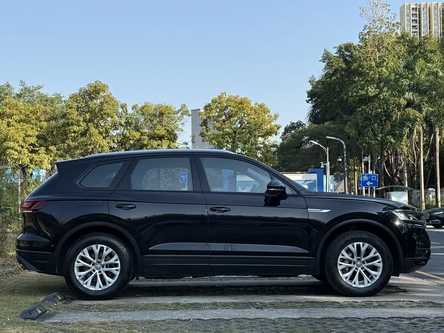 Фото 18 - Volkswagen Touareg