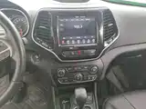 Фото 13 - Jeep Cherokee