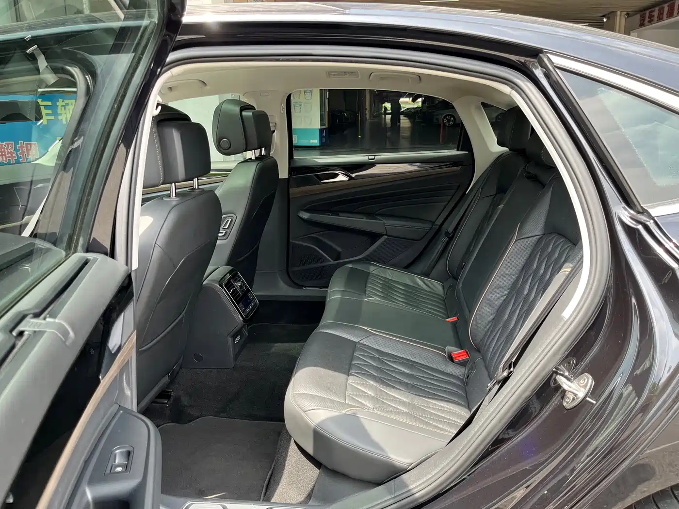 Volkswagen Passat 2019 Model 380TSI Luxury Edition China VI фото 4