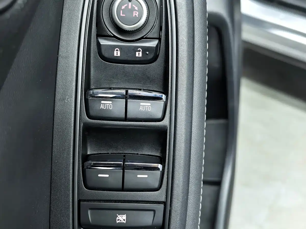 Subaru Forester 2020 2.0i Luxury Edition фото 12
