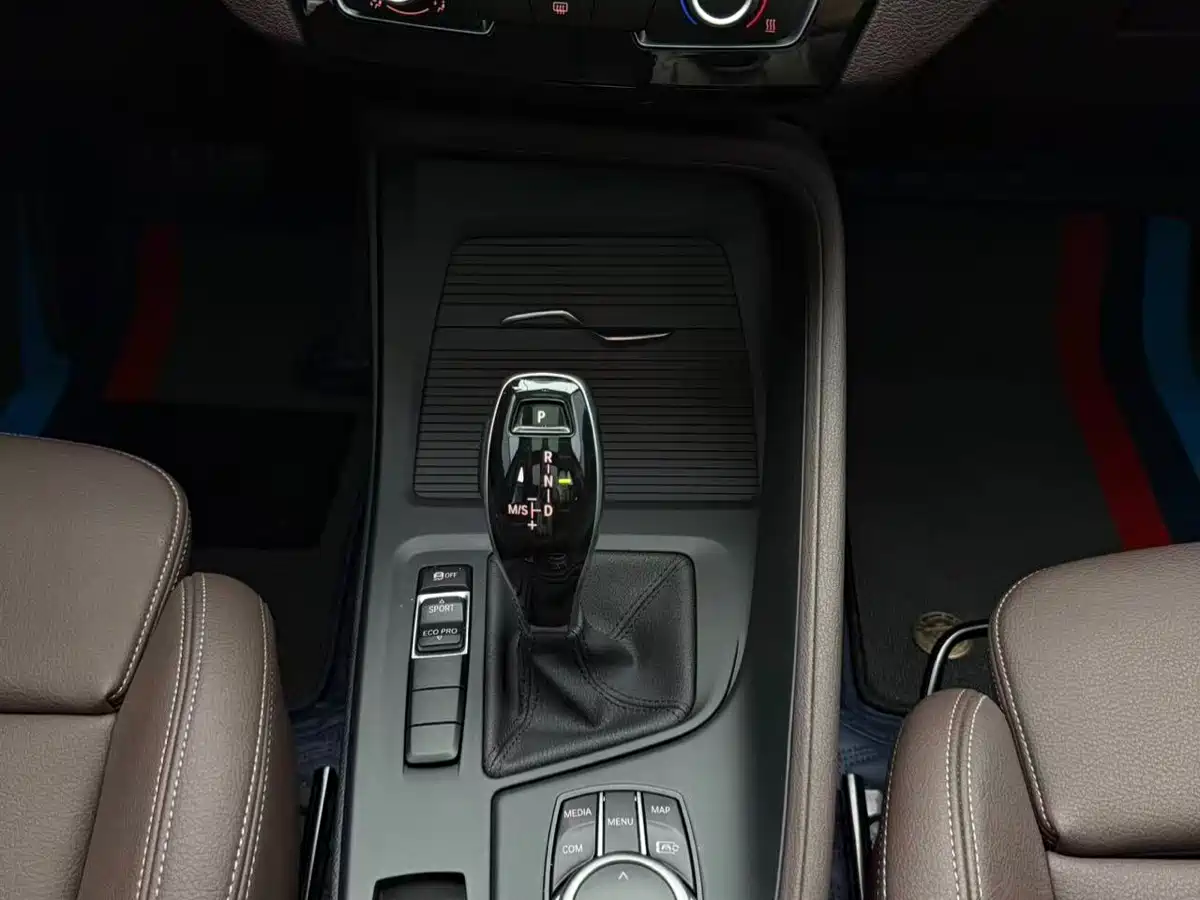 BMW X1 2022 sDrive20Li Fashion фото 11