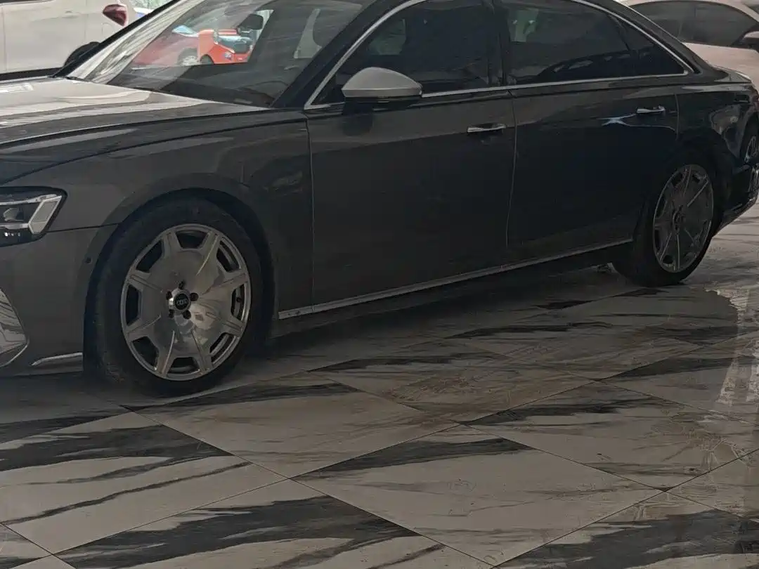 Фото 7 - Audi A8