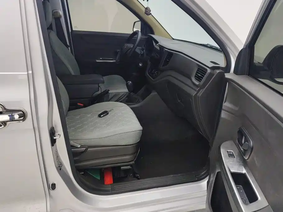Wuling Motors Wuling Hongguang V 2025 2022 1.5L Power Take Edition Electric Power Steering LAR