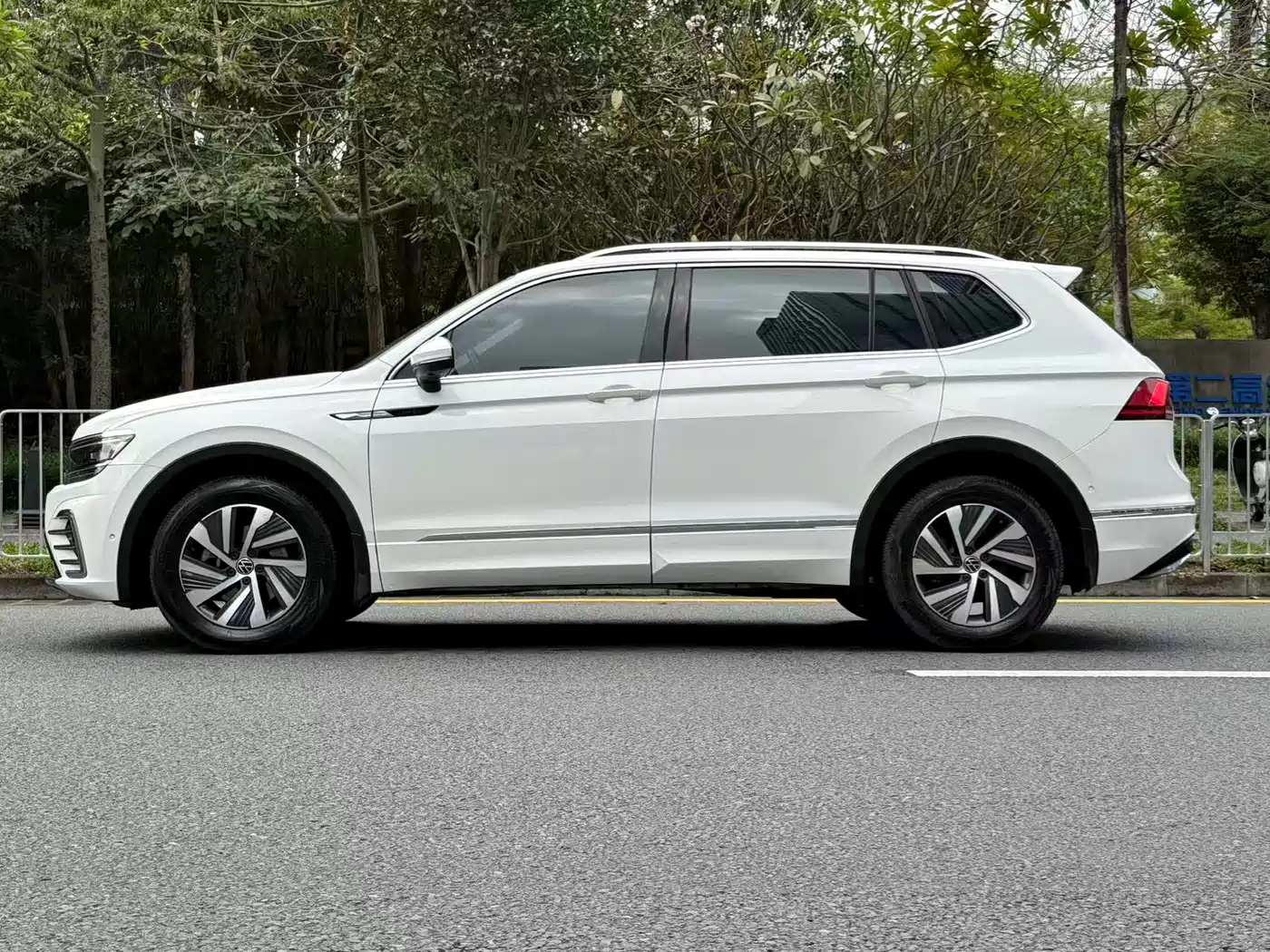 VOLKSWAGEN TIGUAN L NEW ENERGY