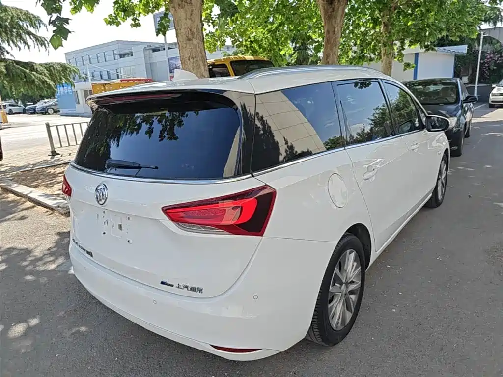 BUICK GL6
