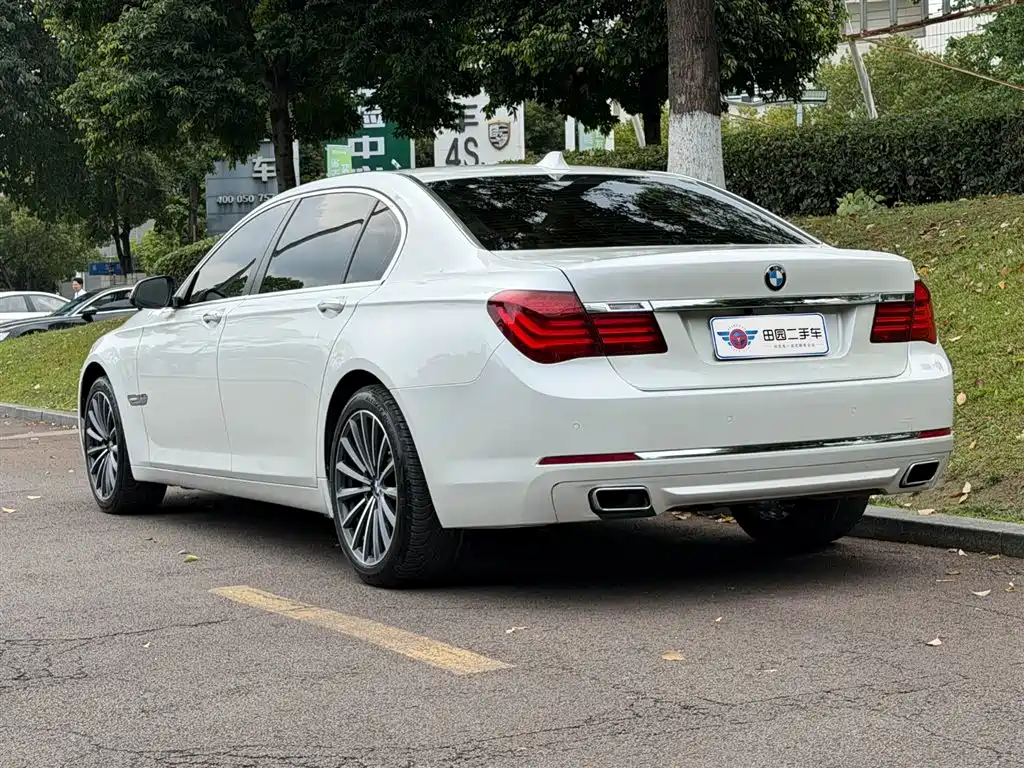 BMW 7 Series 2014 730Li Premium фото 4