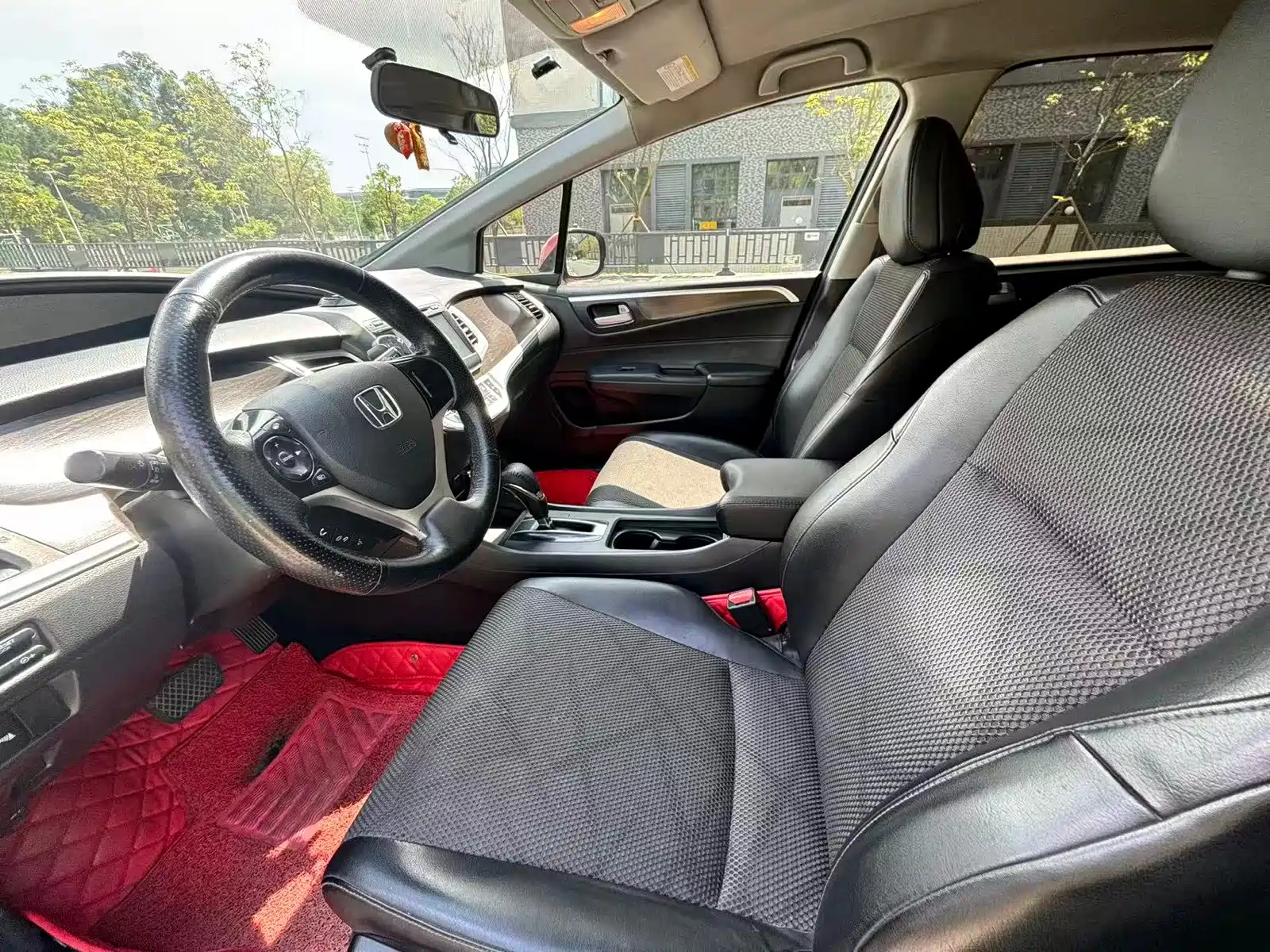 Фото 4 - Honda Jade