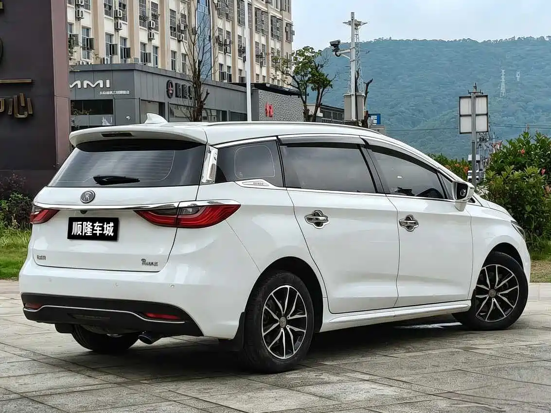 BYD Song MAX 2017 1.5T Auto Smart Connect Premium 7-seater фото 9