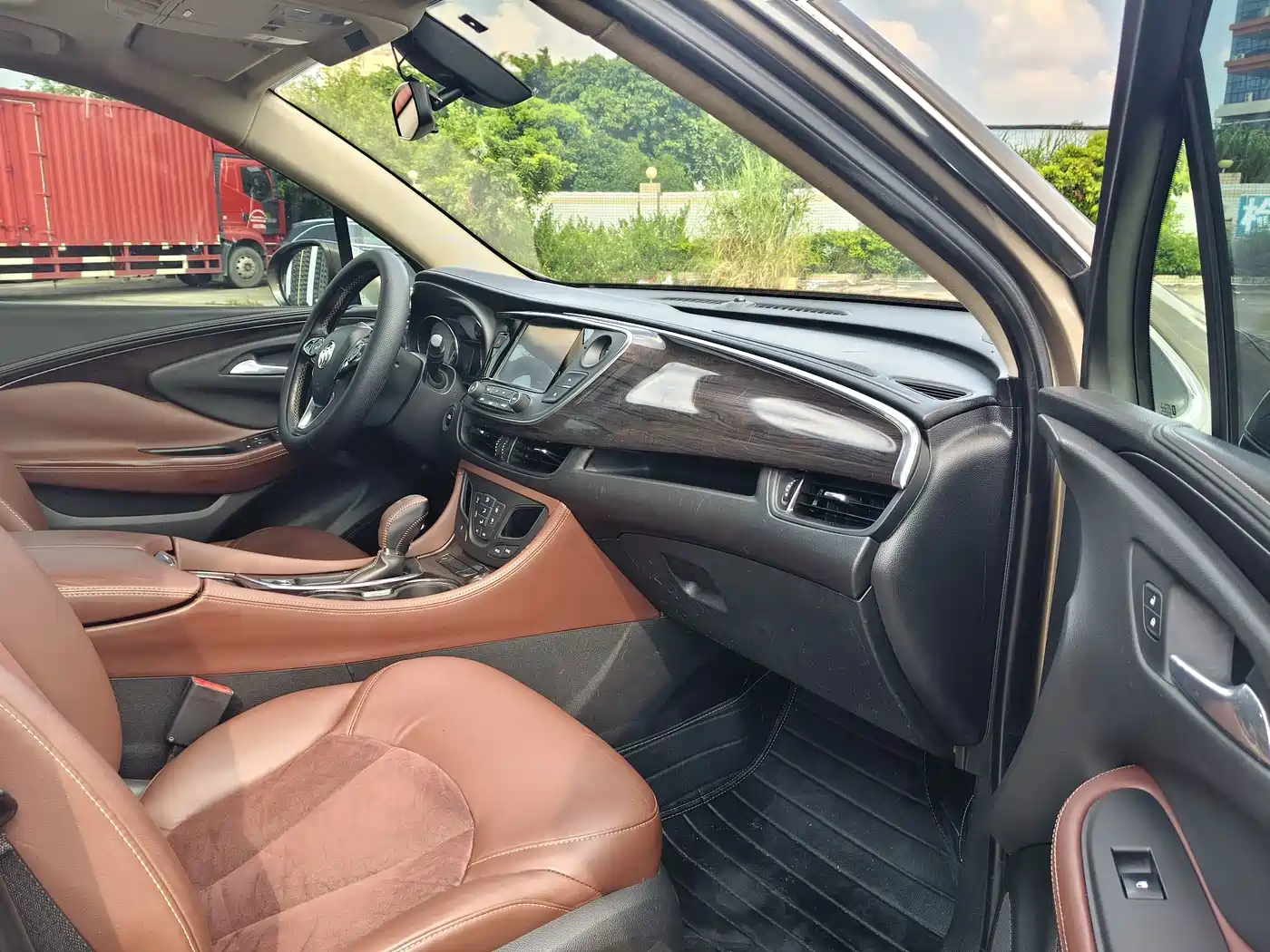 Photo 9 - Buick Envision Plus