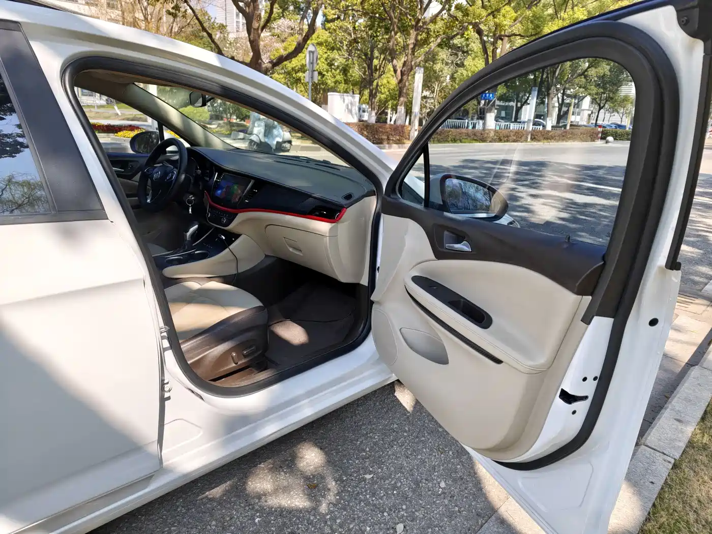 Buick Verano 2015 Sedan 15S Automatic Leading фото 16