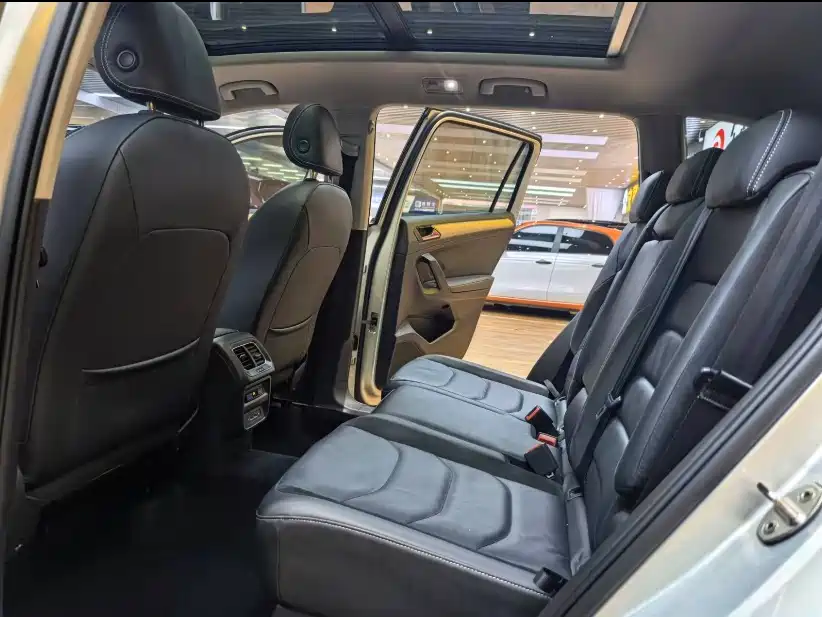 Volkswagen Tiguan L 2019 330TSI Automatic 2WD Panorama Comfort Edition China VI фото 5