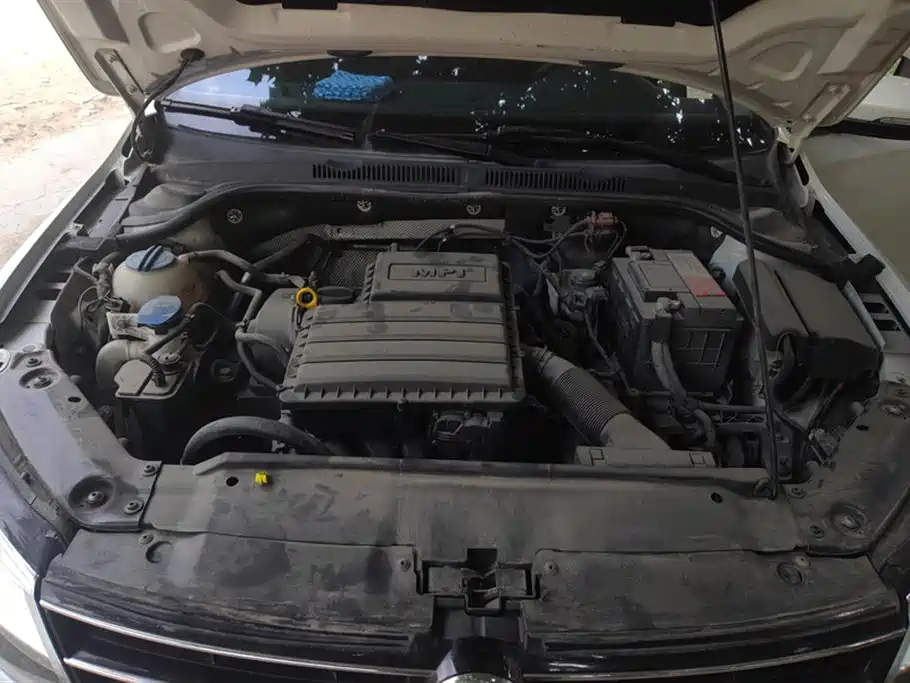 Volkswagen Sagitar 2018 1.6L Automatic Comfort фото 10