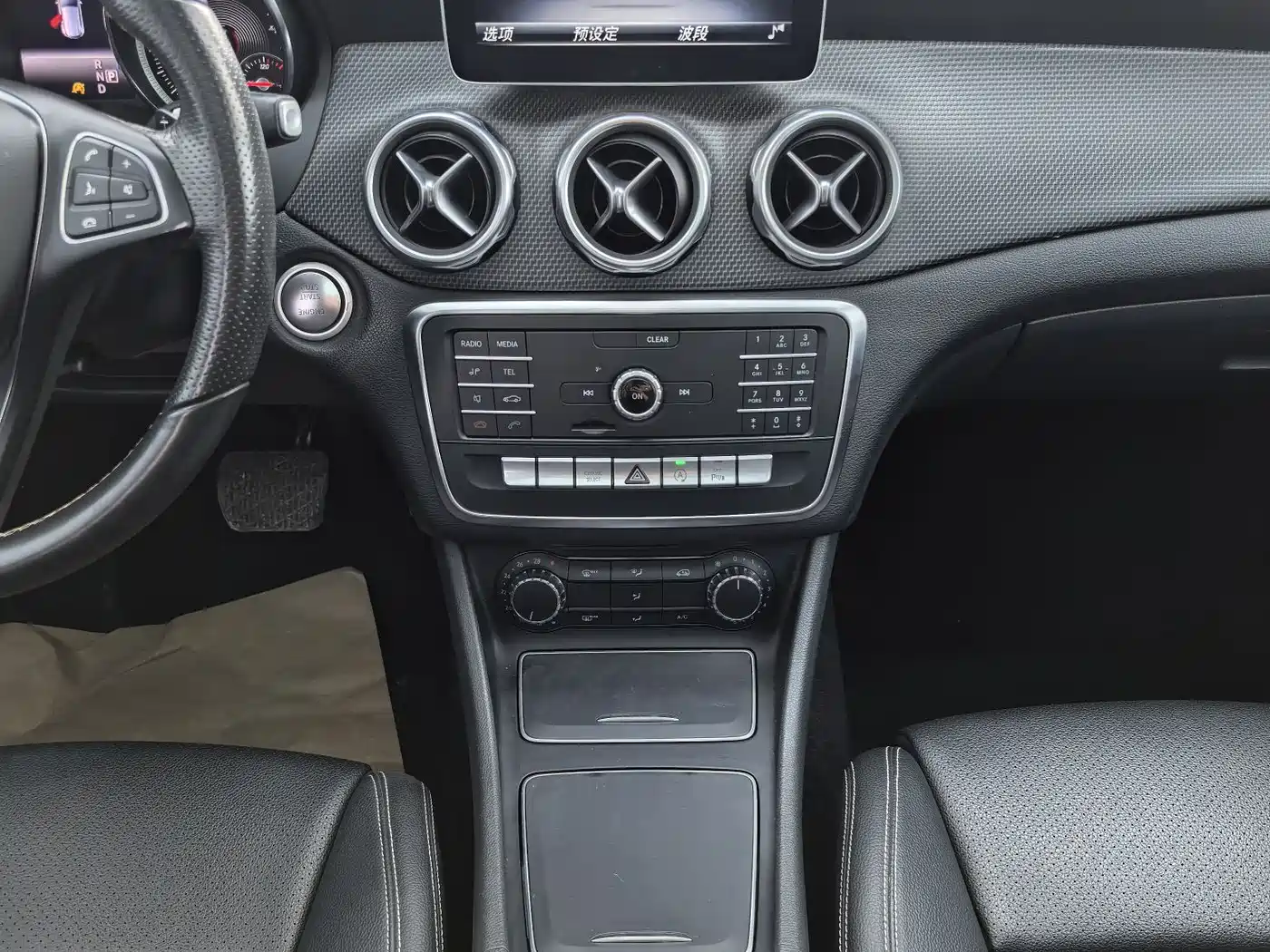 Mercedes-Benz GLA 2018 GLA 200 Fashion фото 12