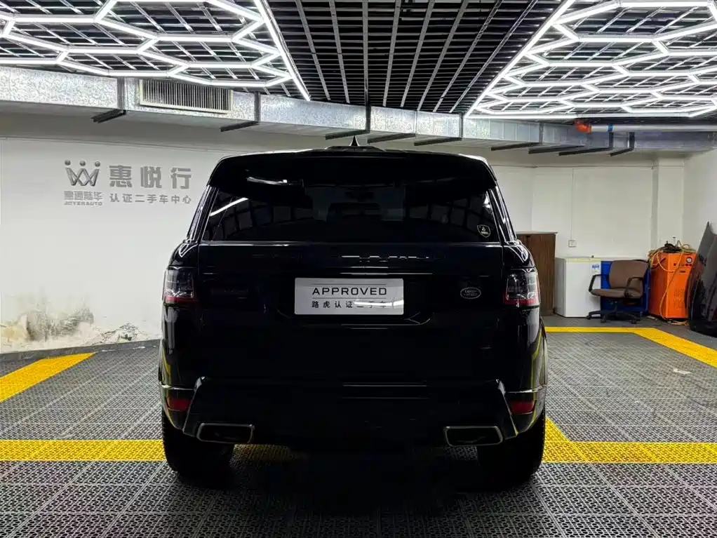 Land Rover Range Rover Sport 2021 3.0 L6 Gloss Black Edition фото 4