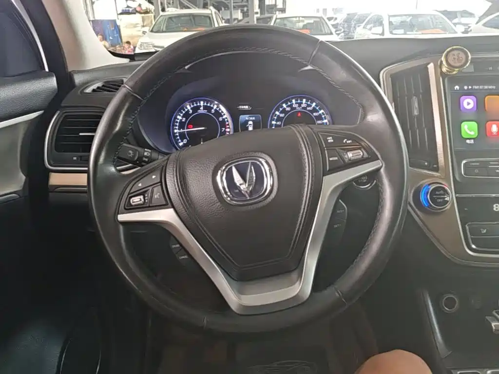 Changan CS95 2017 2017 2.0T FWD Zhitu Edition