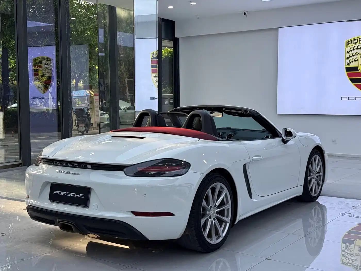 Porsche 718 2018 Boxster 2.0T фото 6