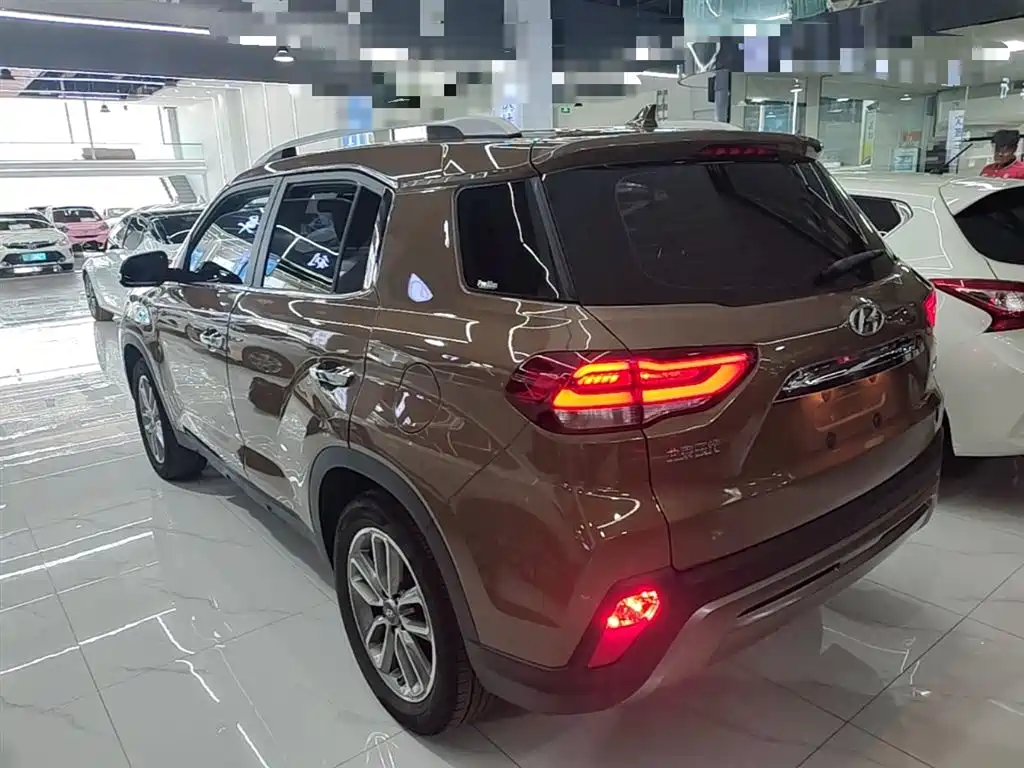 Hyundai Beijing Hyundai ix35 2018 2.0L Automatic 2WD Zhiyong·Enjoyment Edition фото 5