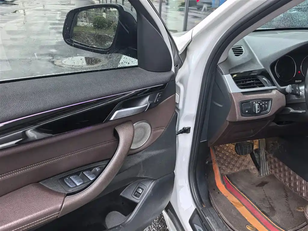 BMW X1 2022 sDrive25Li Leading фото 7