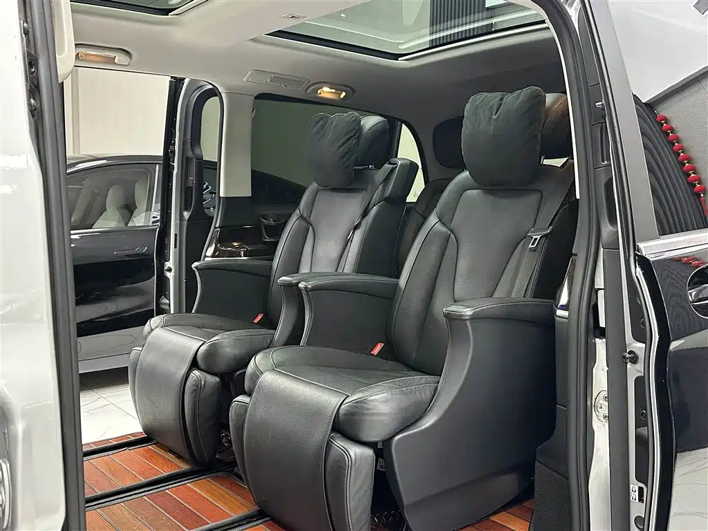 Mercedes-Benz V-Class 2018 V 260 Premium Edition China V фото 17