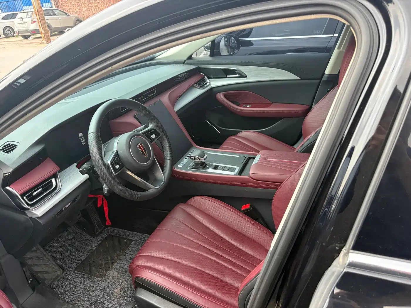 Hongqi H5 2025 1.5T DCT Qiyue 500,000 Units Commemorative Edition фото 4