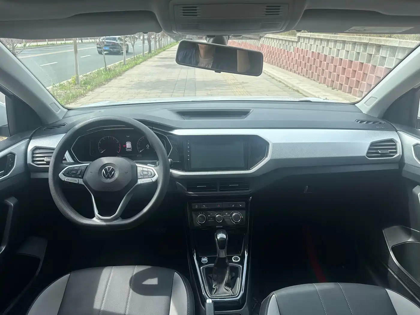 Volkswagen Tanying 2021 1.5L Automatic Smart Connect Edition фото 6