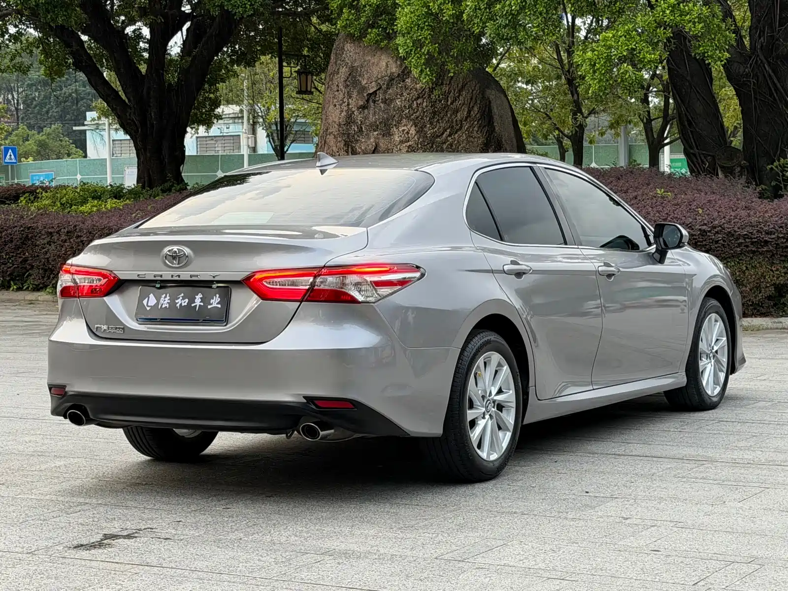Photo 19 - Toyota Camry