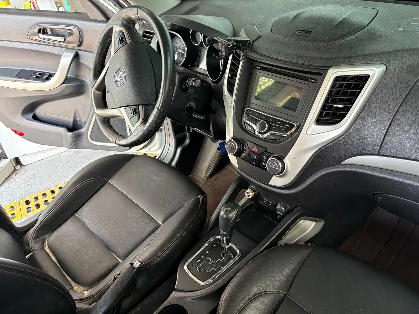 Changan CS35 2015 2014 1.6L Automatic Luxury Type China IV