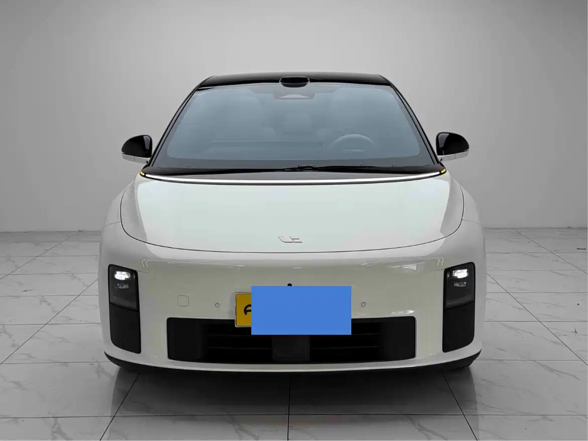 Li Auto i6 2026 2025 2WD Base Model