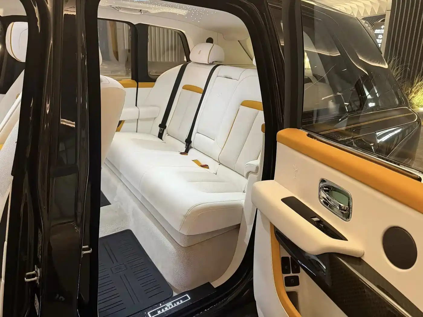 Photo 8 - Rolls-Royce Cullinan