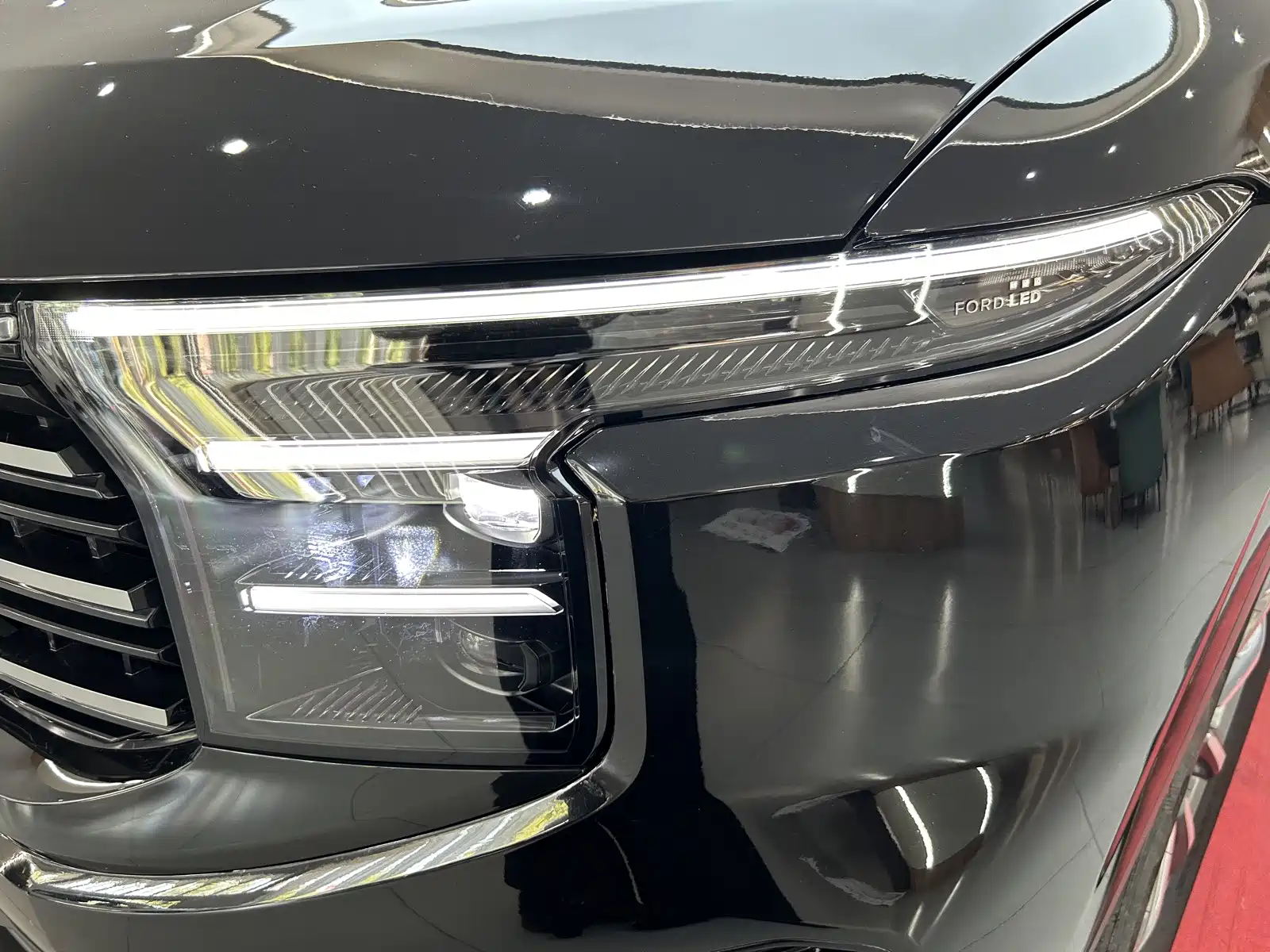 Фото 33 - Ford Edge