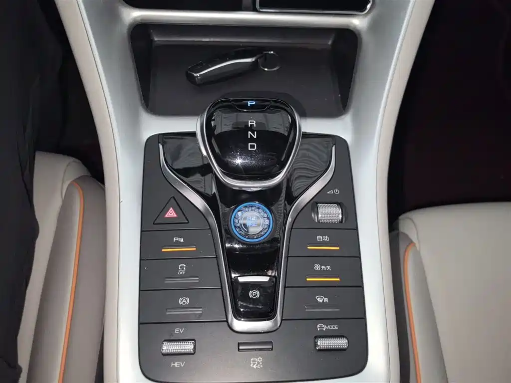 BYD Song Pro New Energy 2023 Champion Edition DM-i 71KM Pilot Model фото 10
