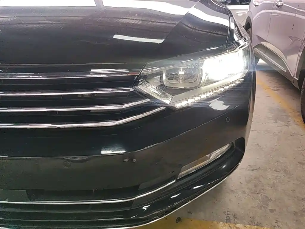 Volkswagen Magotan 2018 Facelift 330TSI DSG Luxury фото 24