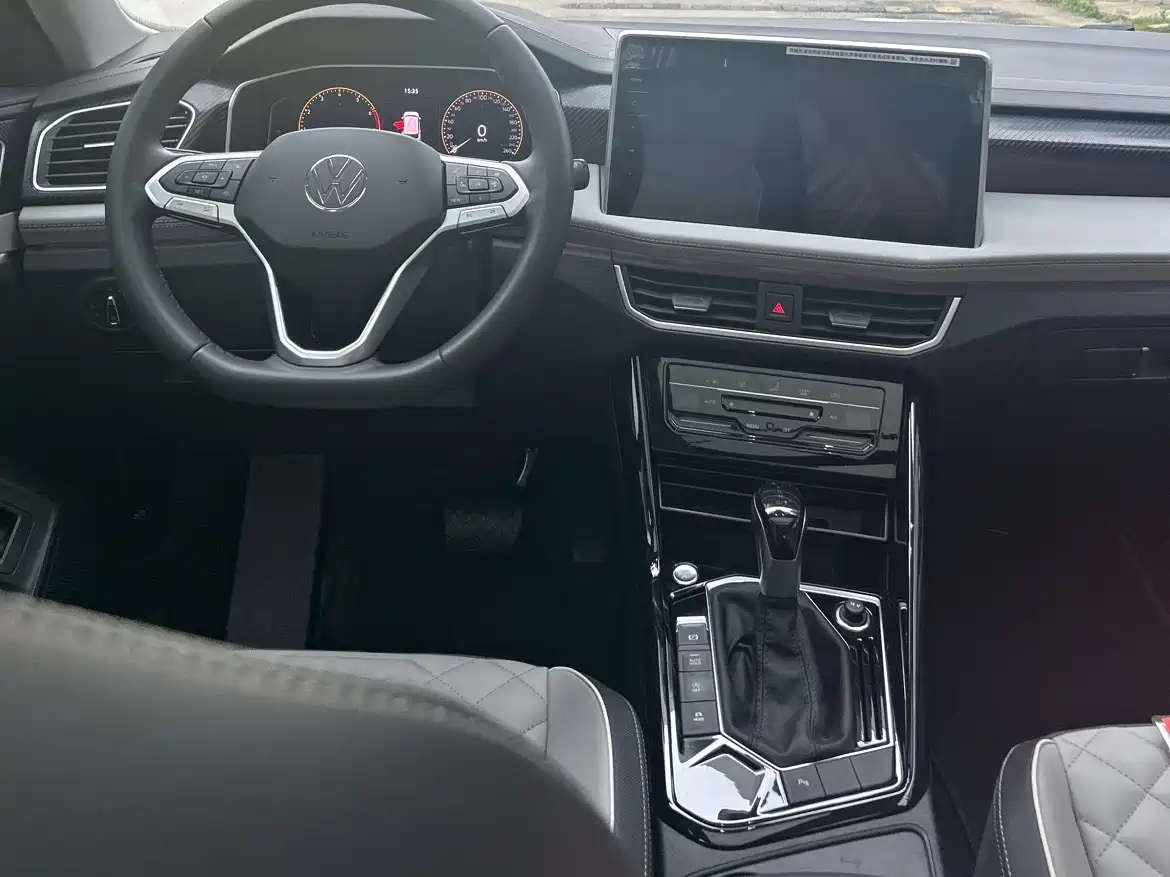 Volkswagen Tayron 2024 300TSI 2WD Luxury Plus Advanced фото 12