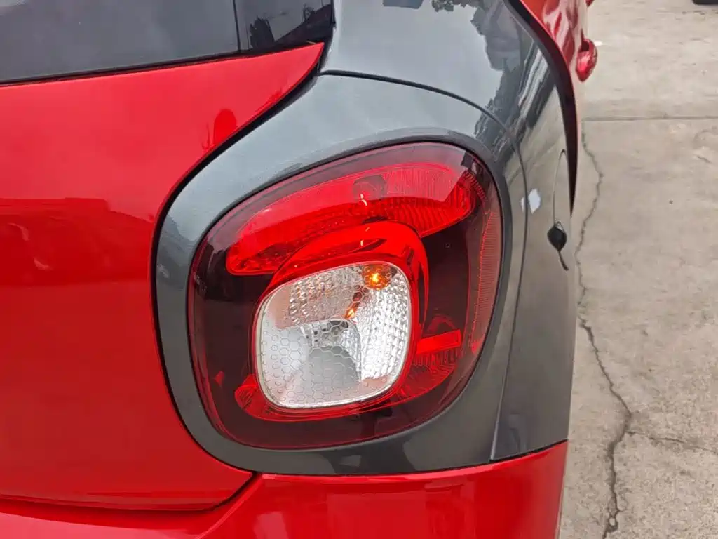 smart forfour 2018 2016 Model 0.9T 66kW Pioneer Edition