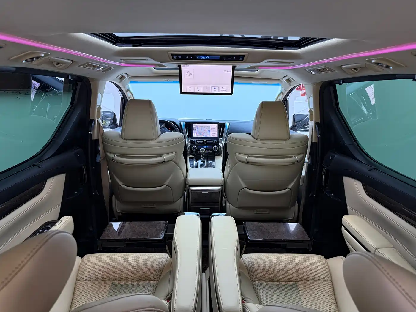 Toyota Alphard 2021 Hybrid 2.5L Premium фото 14