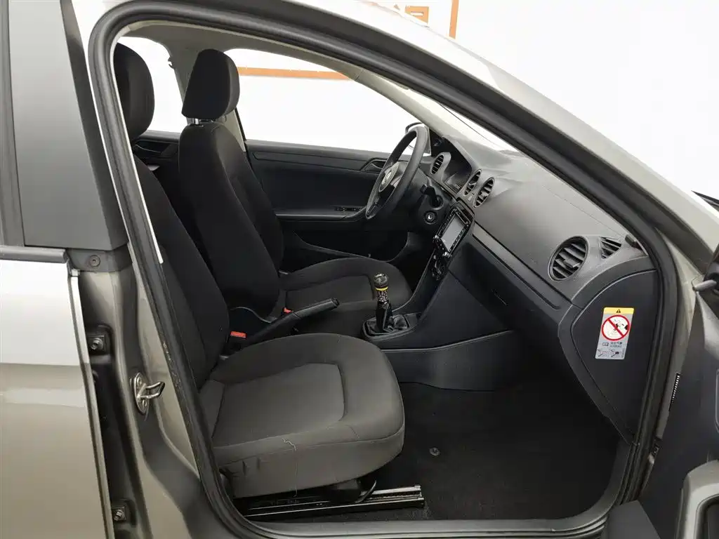 Volkswagen Jetta 2013 1.4L Manual Fashion фото 23