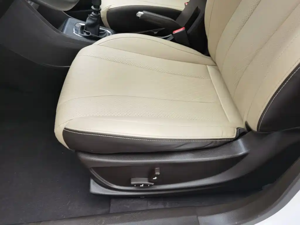 Фото 20 - Baojun 310W