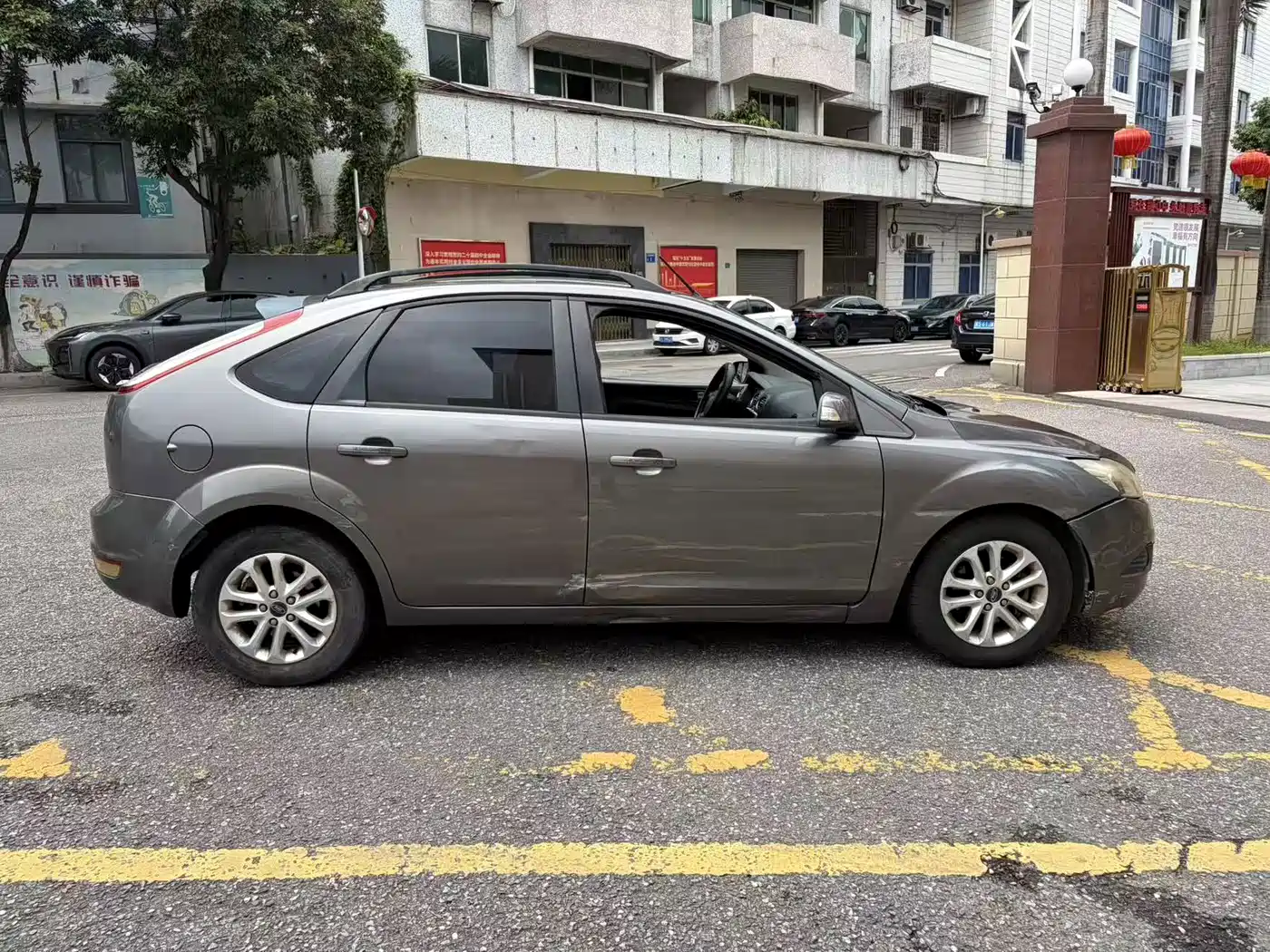Ford Focus 2013 2013 Hatchback Classic 1.8L Manual Million Edition