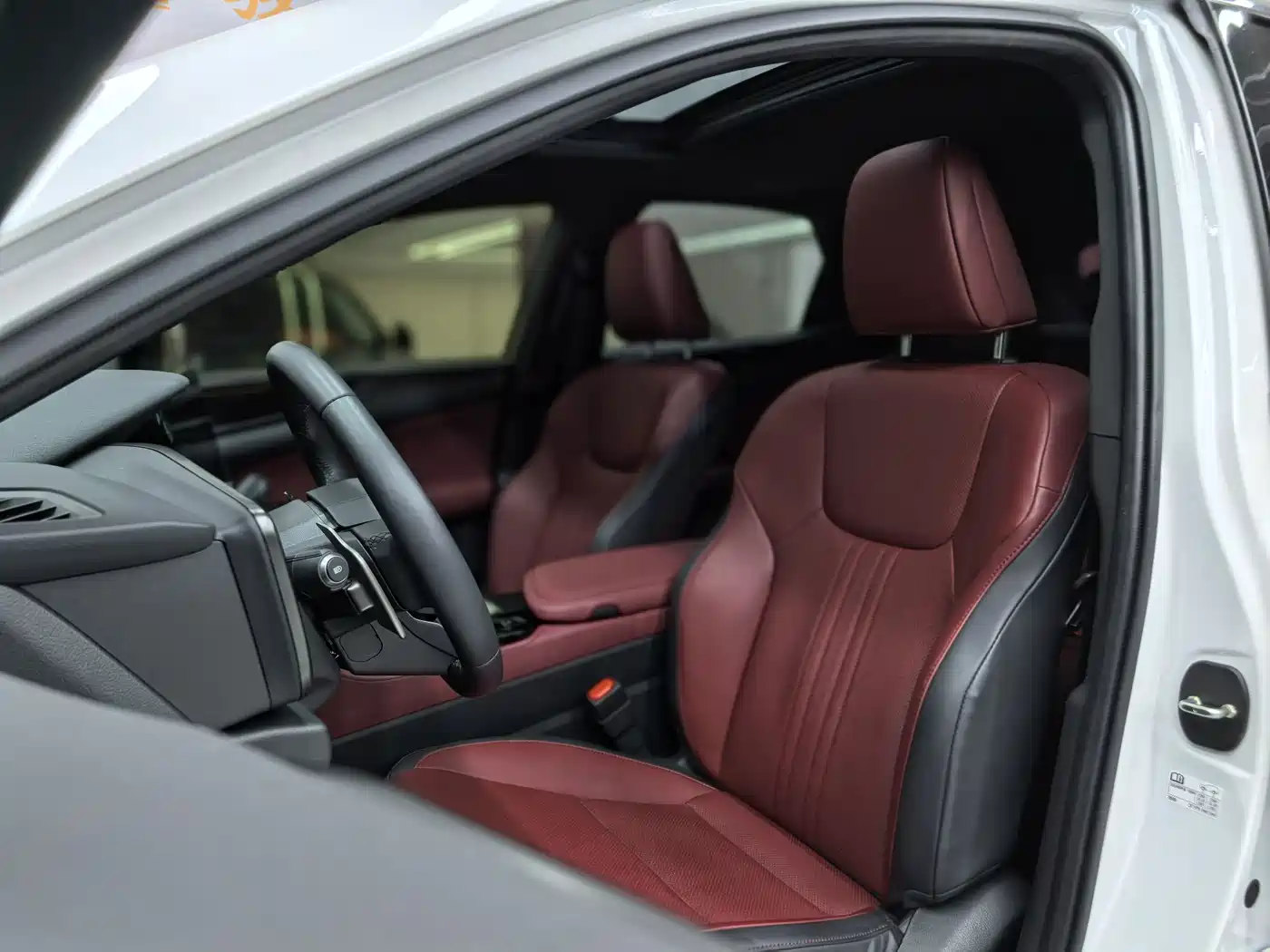 Lexus NX 2024 260 FWD Joy Creation Edition фото 27