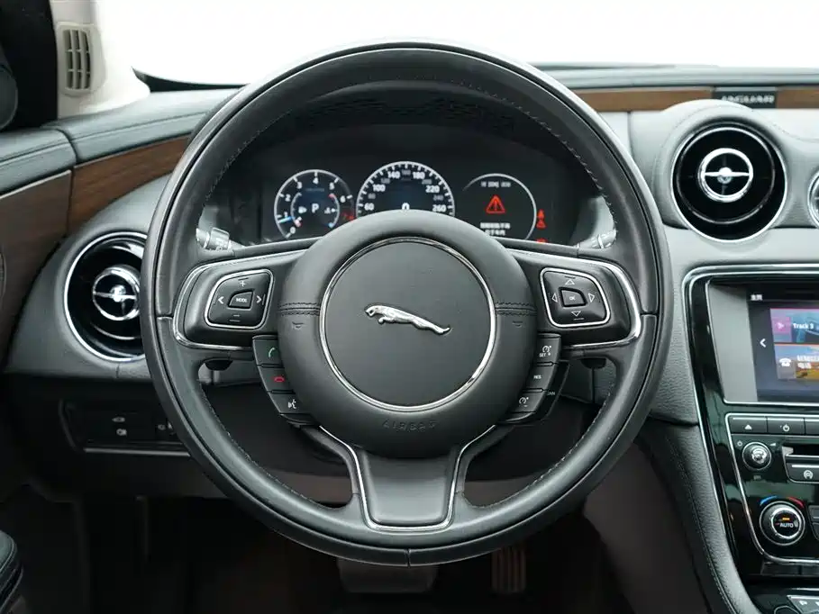 Jaguar XJ 2016 XJL 3.0 SC 2WD Elegance Business Edition фото 17