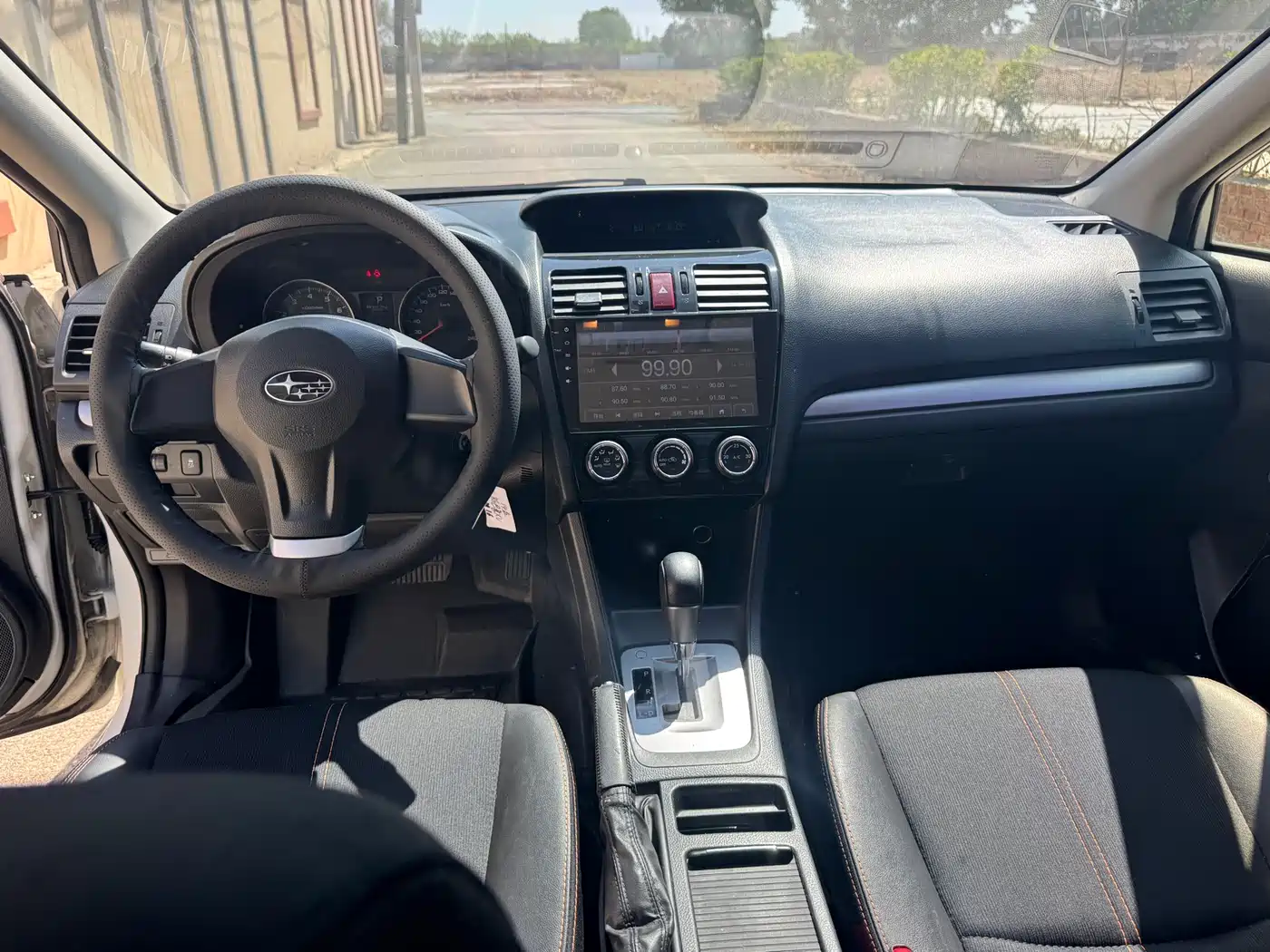 Subaru XV 2012 2.0i Comfort Edition фото 9