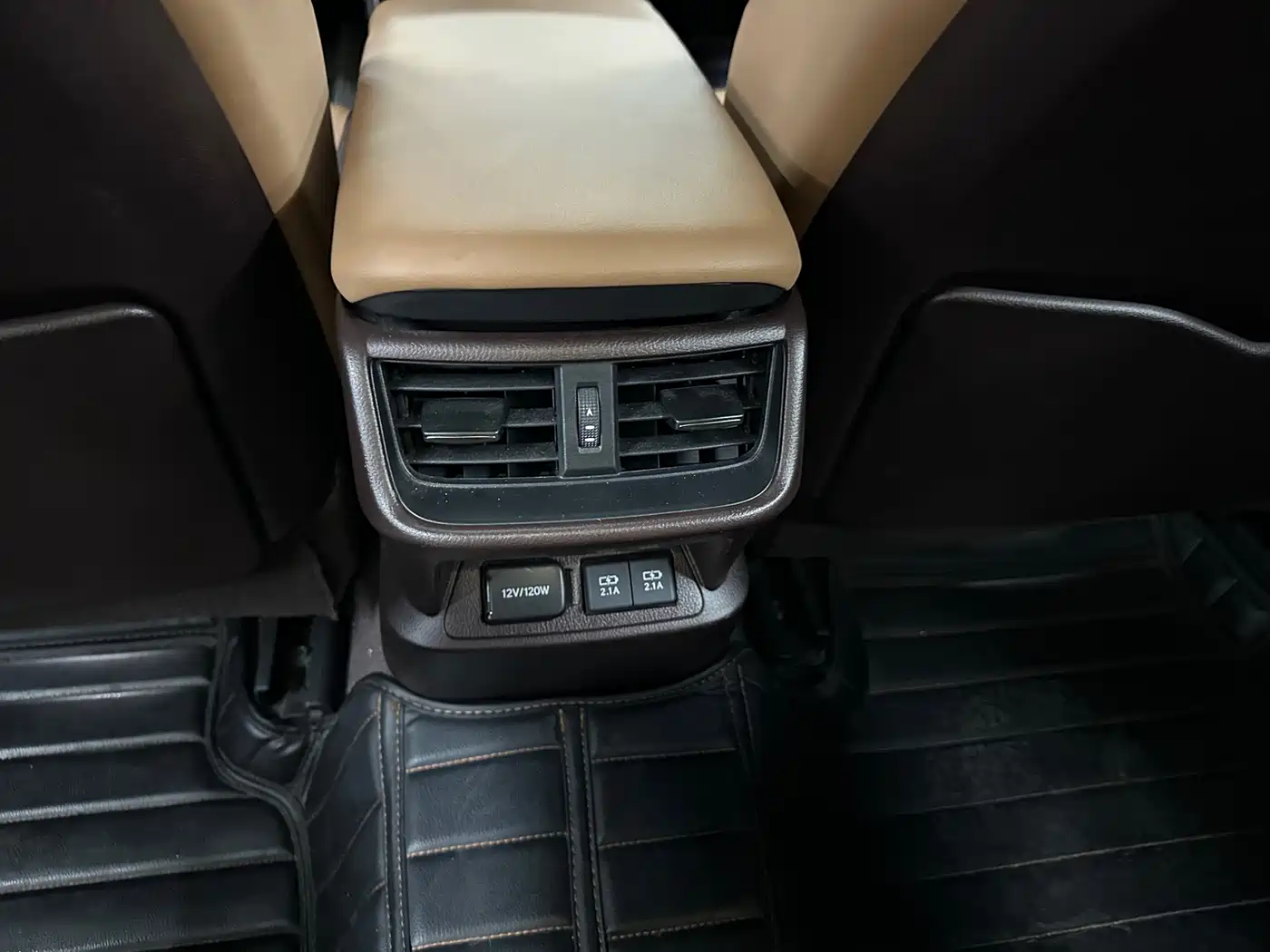 Фото 11 - Lexus ES