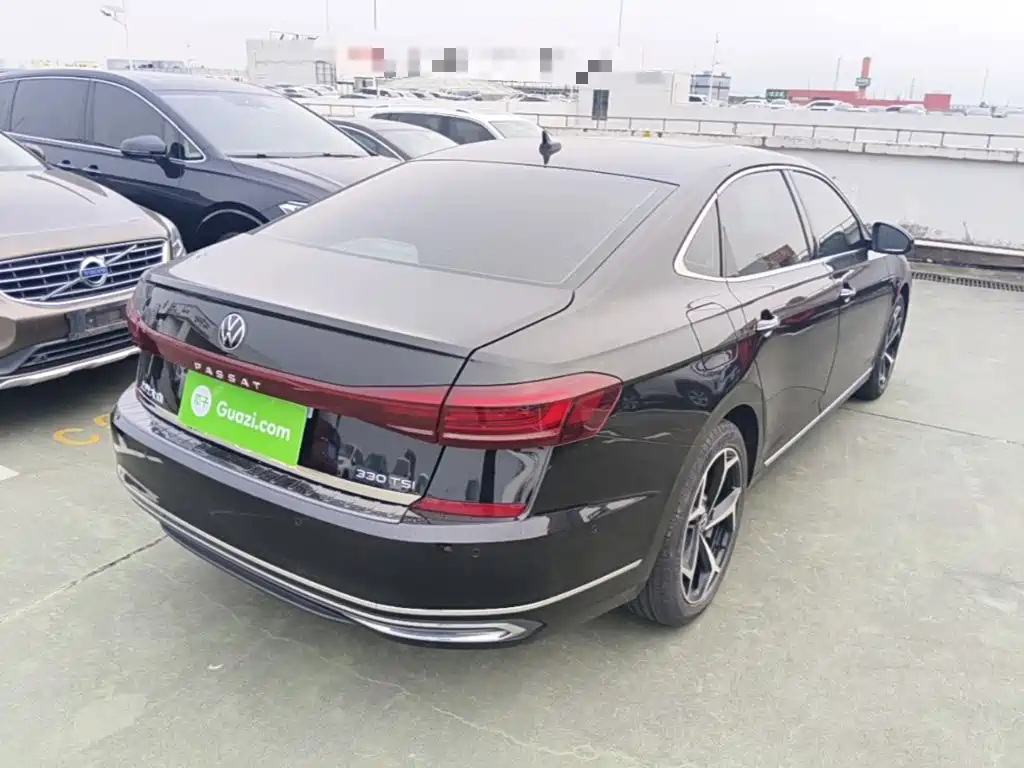 Photo 7 - Volkswagen Passat